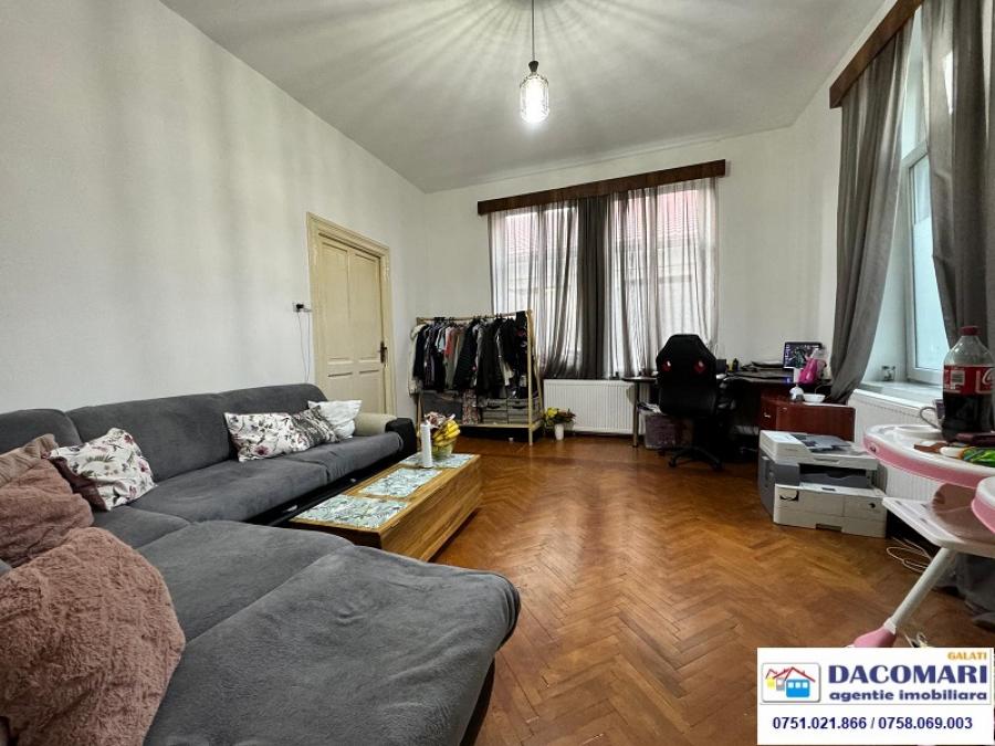 Apartament De locuit De vanzare