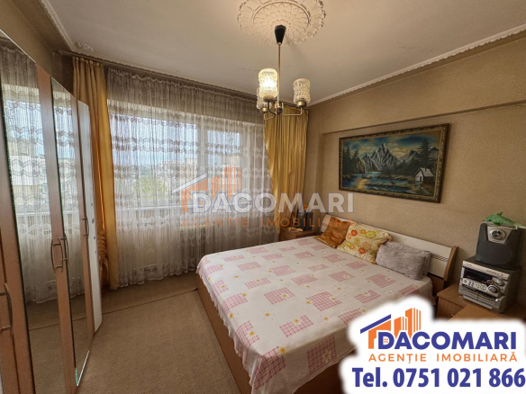 Apartament 3 camere, decomandat, 71 mp, Micro 19